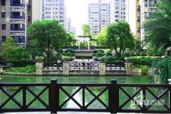 金时花园新中式园林景观,坐享城市臻缺的绿色资源,为