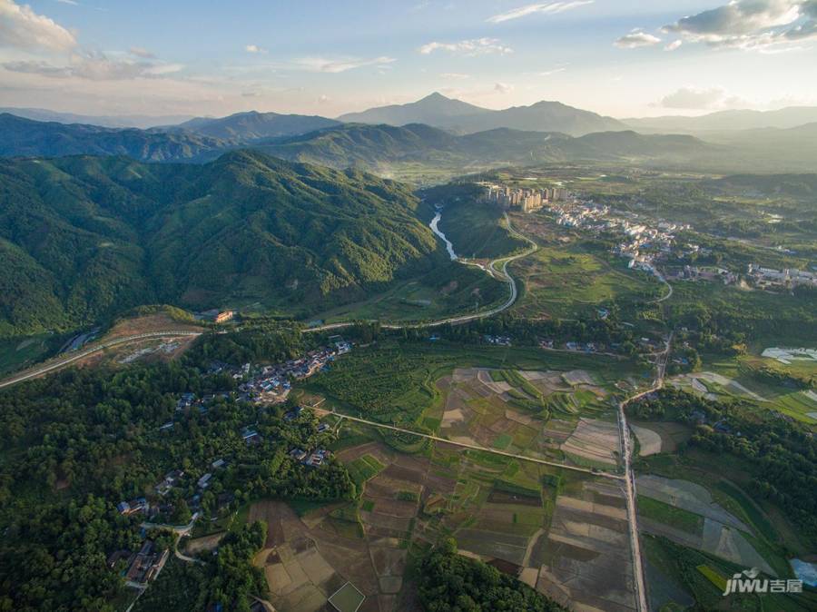 雅居乐云南原乡实景图图片